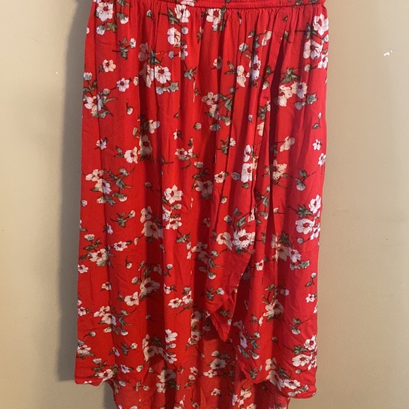 Parisian Sundress. Off the shoulder, midi skirt. 8 - Picture 4 of 10